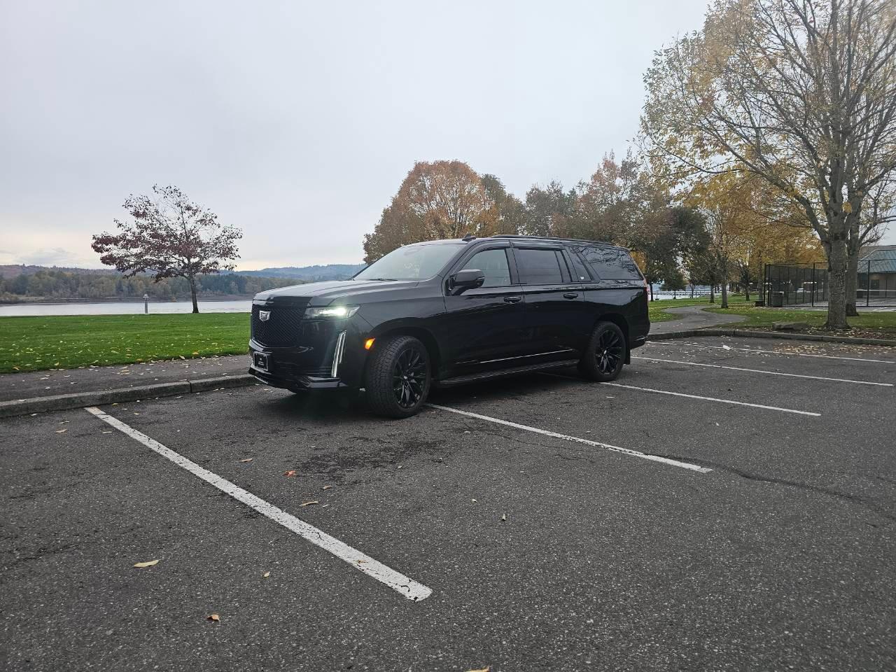 Cadillac Escalade ESV 2024 in 