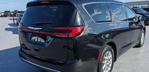 Chrysler Pacifica 2023
