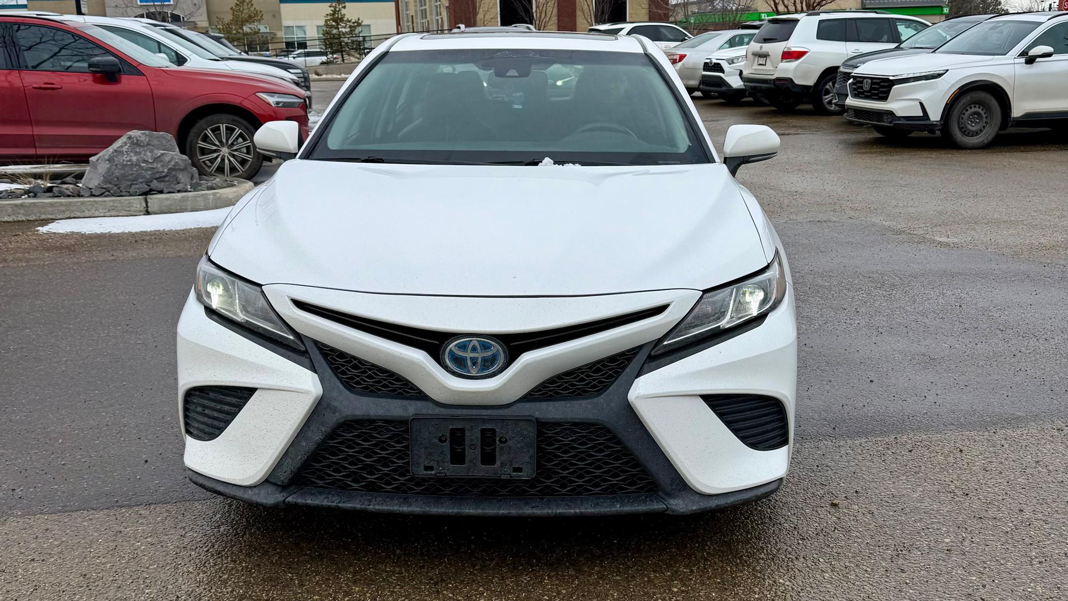 Toyota Camry Hybrid 2018 in Edmonton, AB