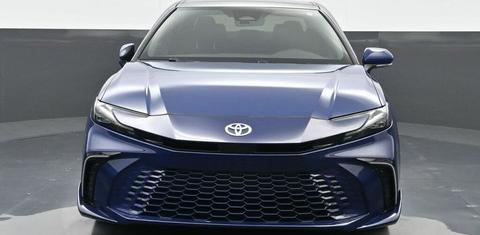 Toyota Camry Hybrid 2025
