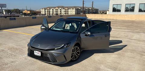 Toyota Camry Hybrid 2025