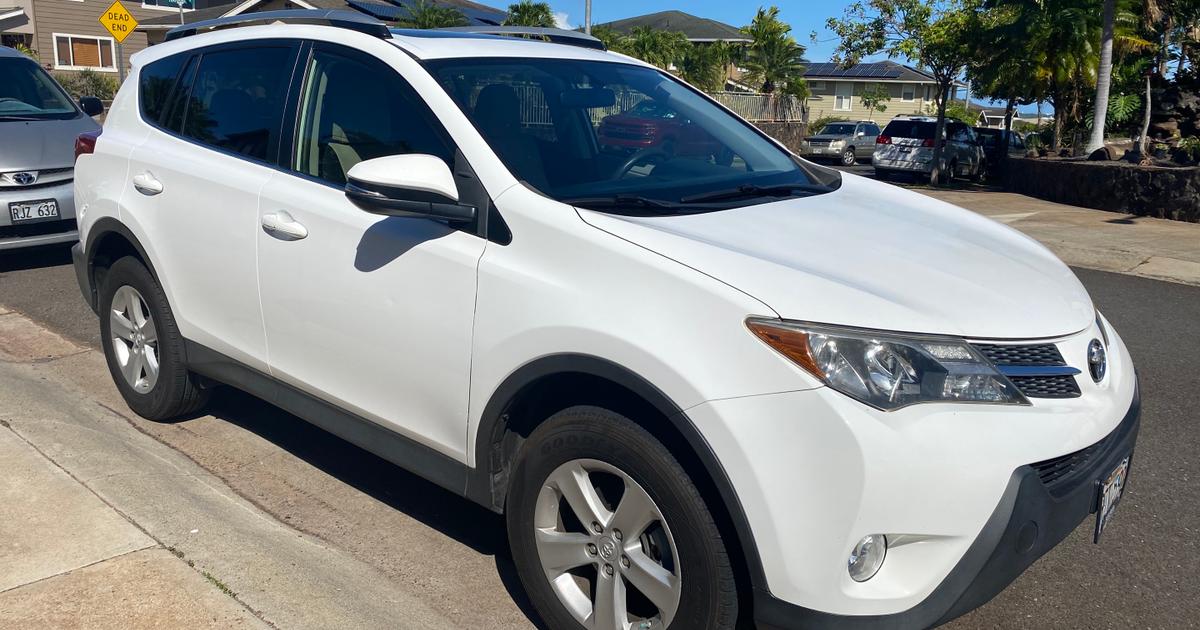 Toyota RAV4 2013 rental in Waipahu, HI by Brandon V. Turo