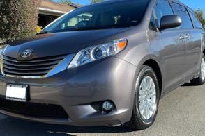 Toyota Sienna car