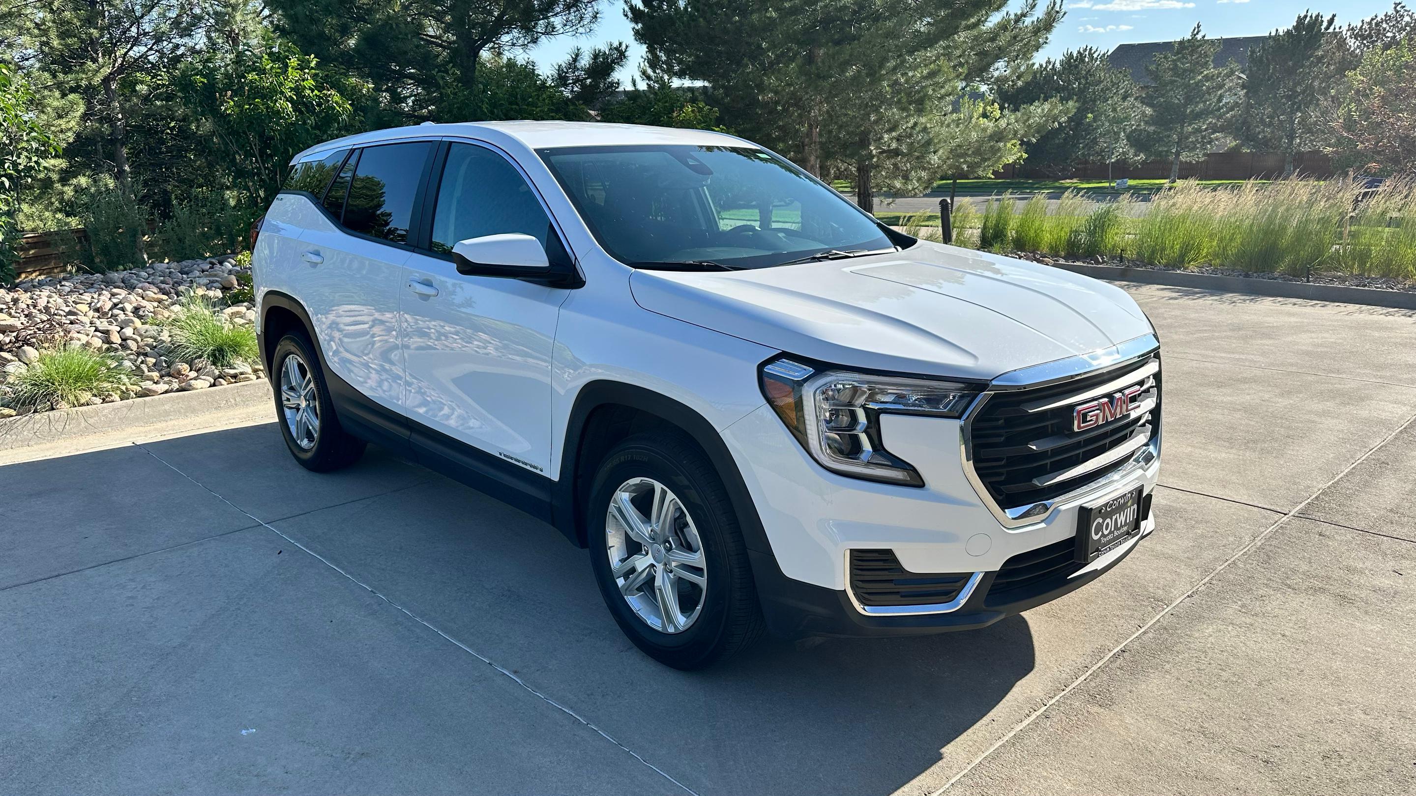 GMC Terrain 2024 in Aurora, CO