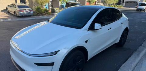 Tesla Model Y 2026
