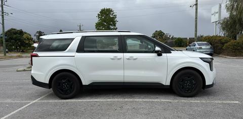 Kia CARNIVAL 2025