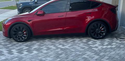 Tesla Model Y 2024