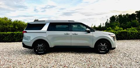 Kia Carnival Hybrid 2026