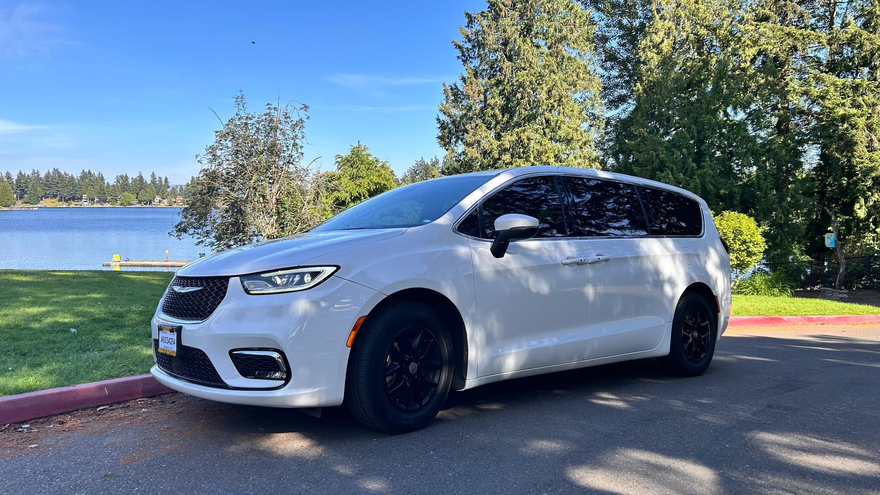 Chrysler Pacifica 2023 in SeaTac, WA