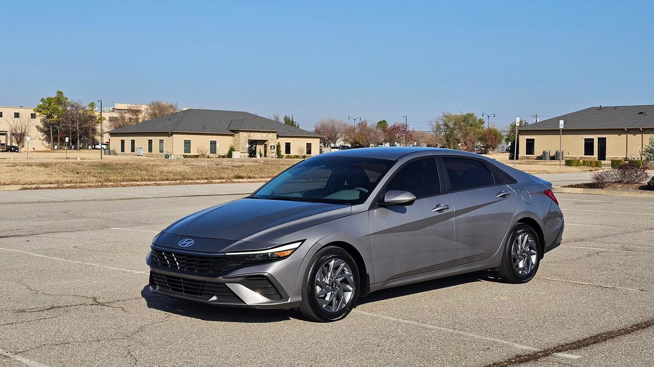 Hyundai Elantra 2024 in Oklahoma City, OK