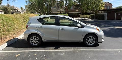 Toyota Prius c 2014
