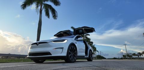 Tesla Model X 2022