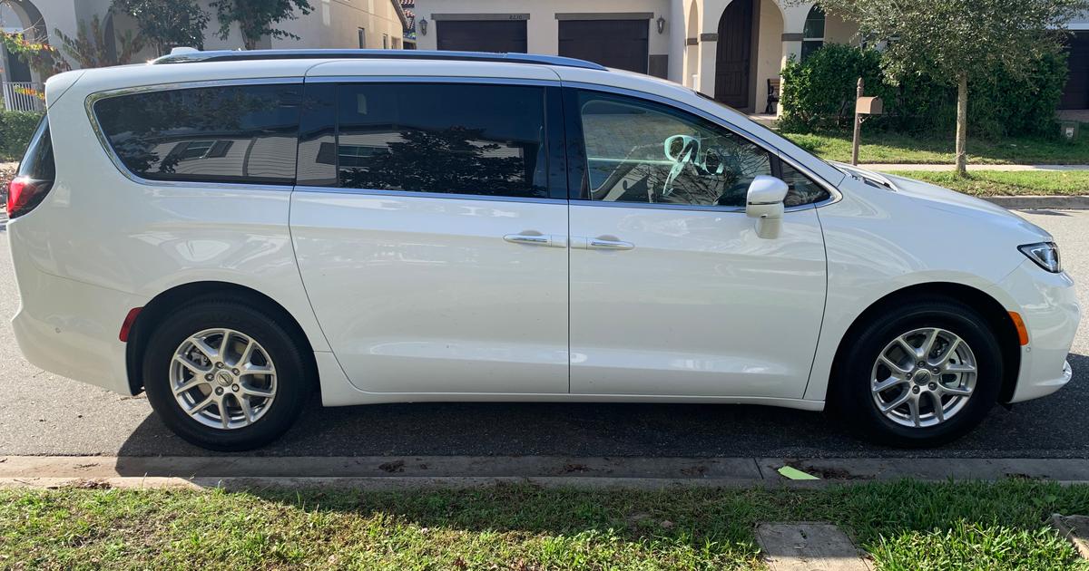 Chrysler Pacifica 2021 rental in Belle Isle, FL by Gustavo C. Turo