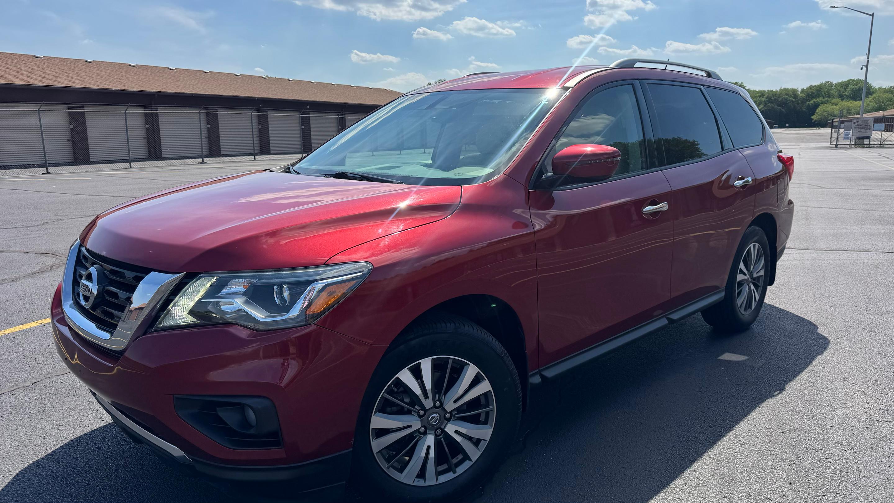 Nissan Pathfinder 2017 in Calumet City, IL