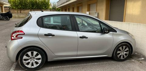 Peugeot 208 2014