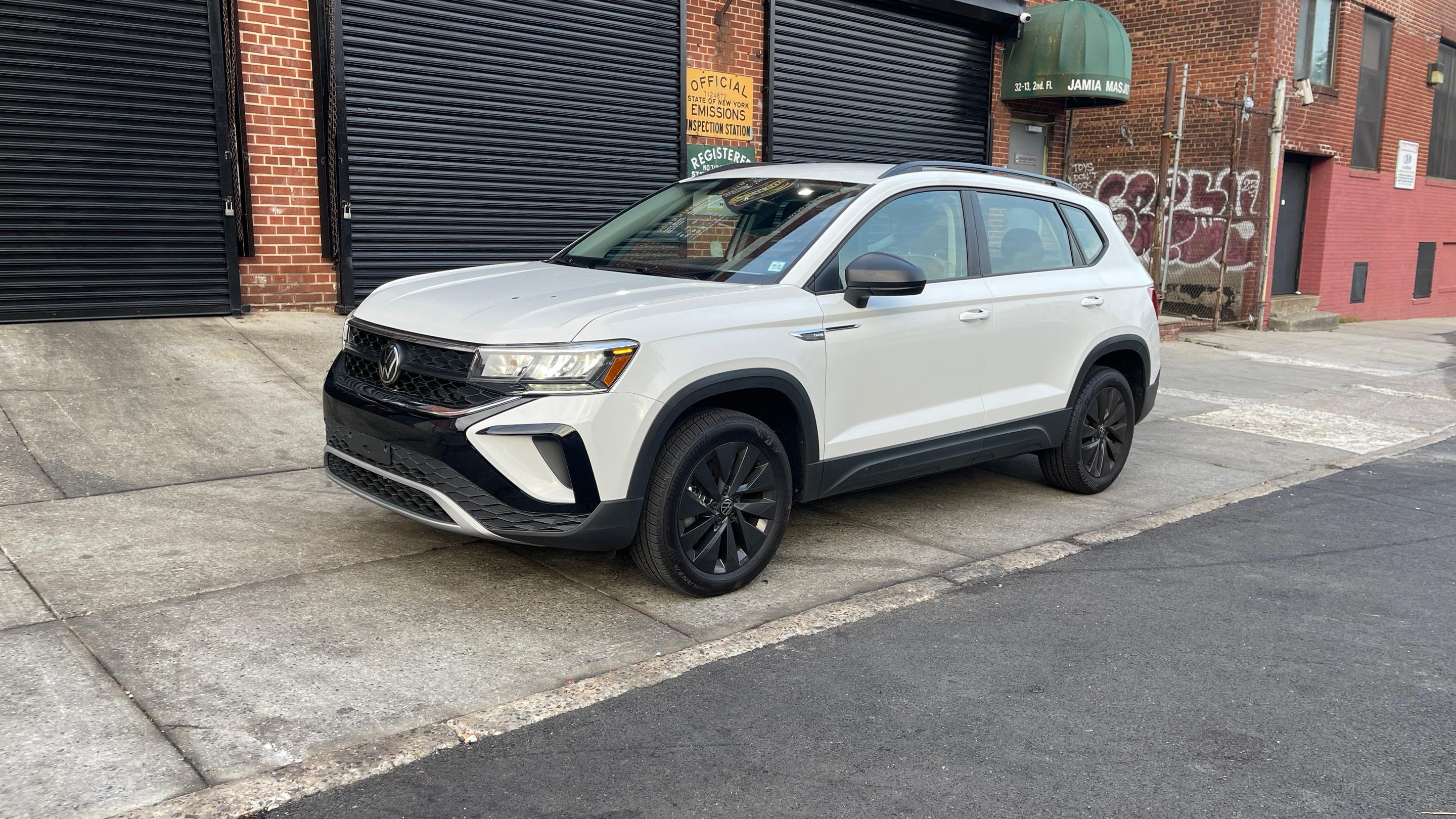 Volkswagen Taos 2024 in Woodside, NY