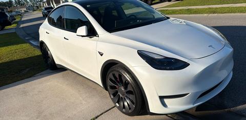 Tesla Model Y 2024