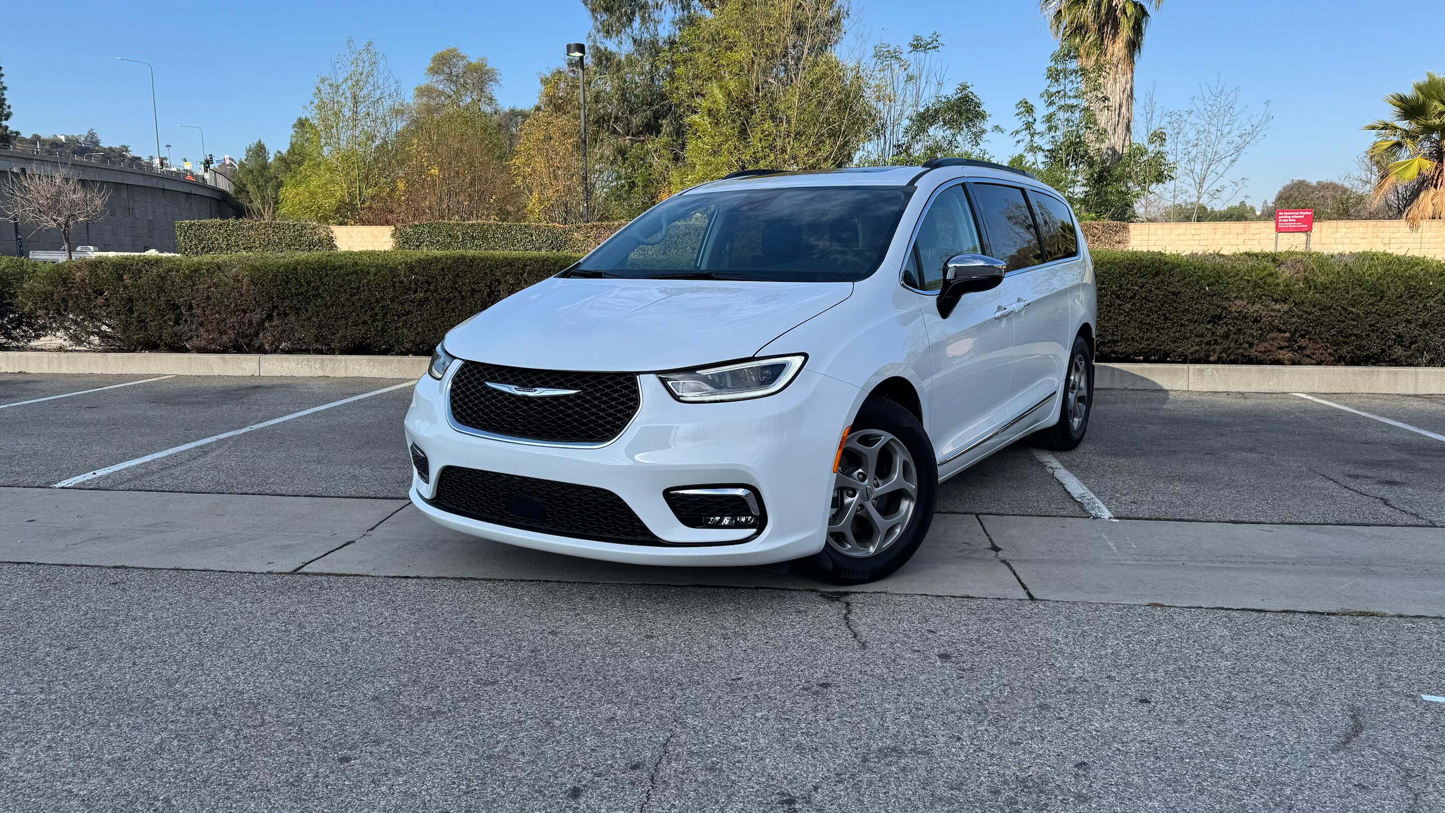 Chrysler Pacifica 2023 in 