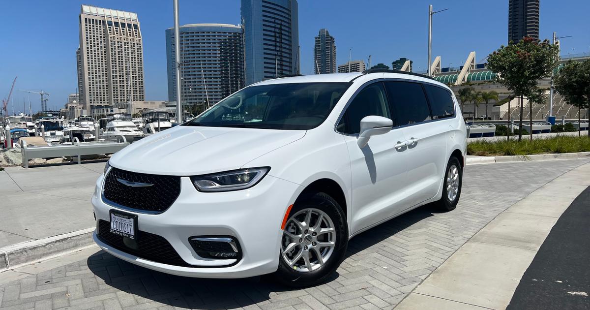 Chrysler Pacifica 2022 rental in San Diego, CA by SD CAR RENTAL L. Turo