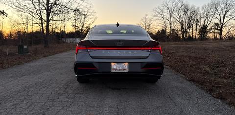Hyundai Elantra Hybrid 2025