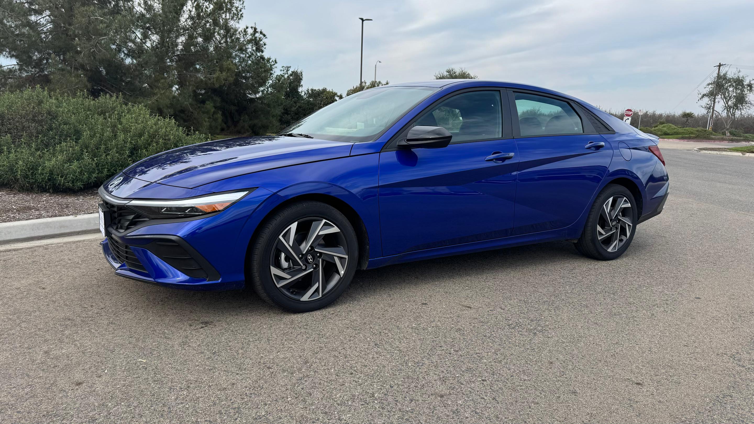 Hyundai Elantra 2025 in Visalia, CA