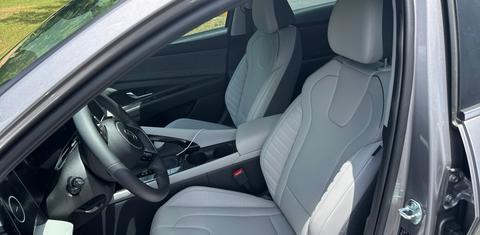Hyundai Elantra 2025