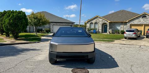 Tesla Cybertruck 2025