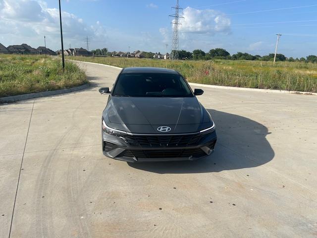 Hyundai Elantra 2025 in Broken Arrow, OK