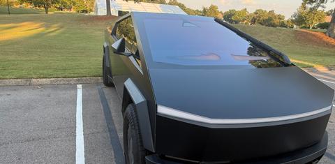 Tesla Cybertruck 2026