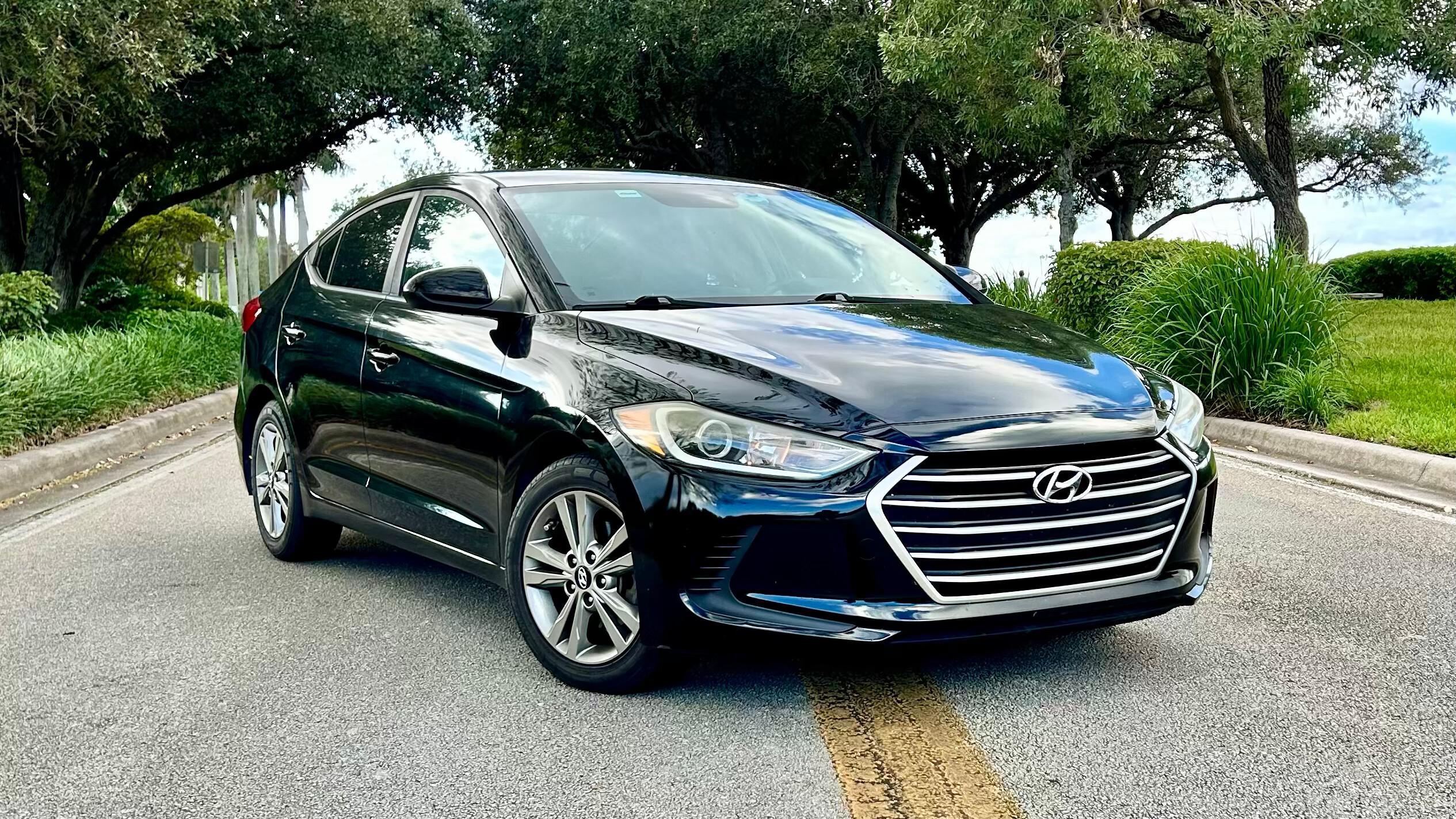 Hyundai Elantra 2017 in 