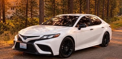 Toyota Camry Hybrid 2022