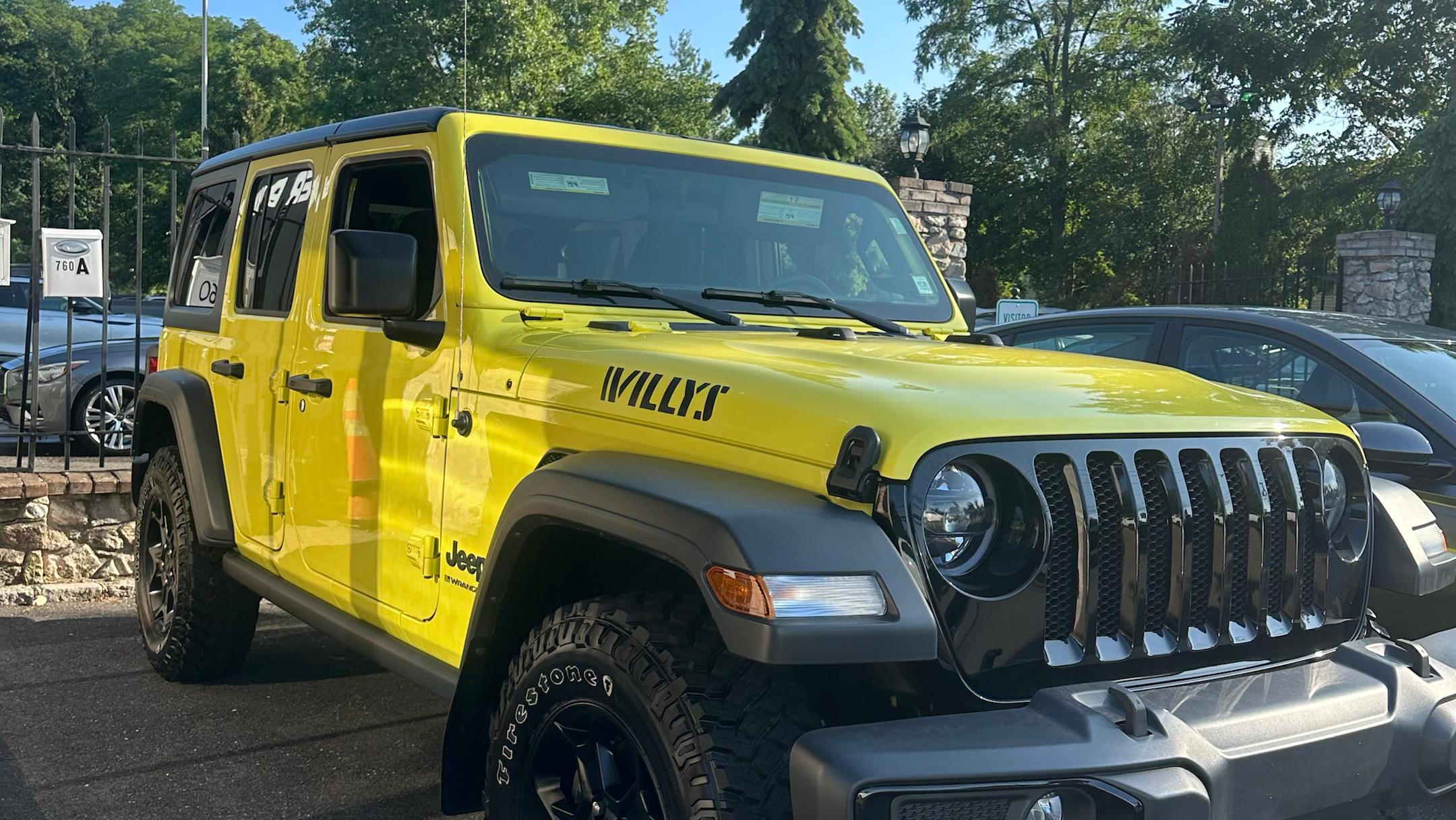 Jeep Wrangler 2023 in Huntington, NY