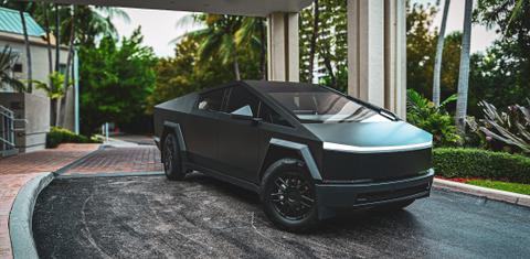 Tesla Cybertruck 2025