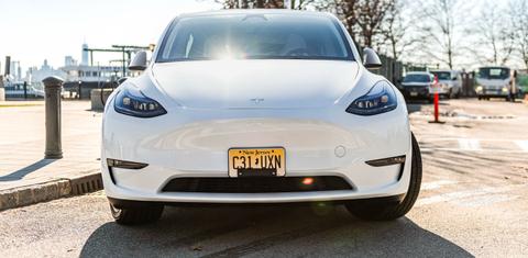 Tesla Model Y 2024