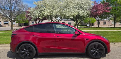 Tesla Model Y 2025