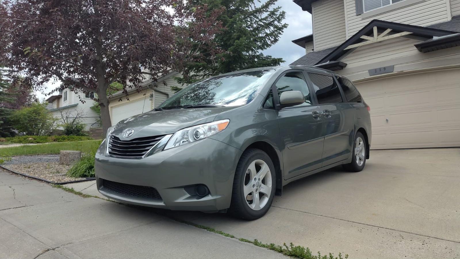 Toyota Sienna 2014 in Calgary, AB
