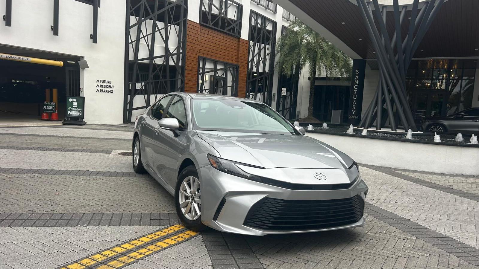 Toyota Camry Hybrid 2025 in Doral, FL