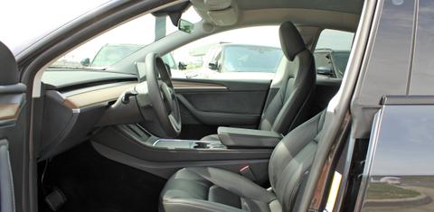 Tesla Model Y 2024