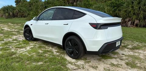 Tesla Model Y 2026