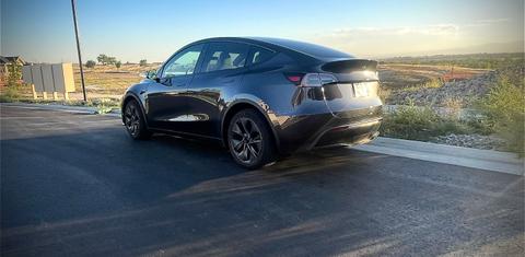 Tesla Model Y 2024