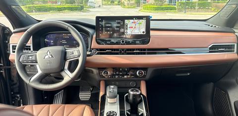 Mitsubishi Outlander 2025