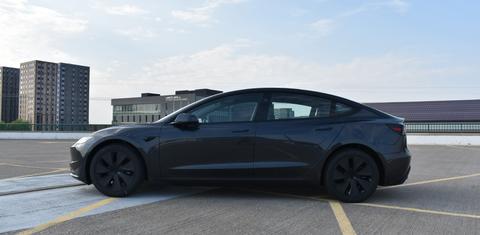 Tesla Model 3 2025