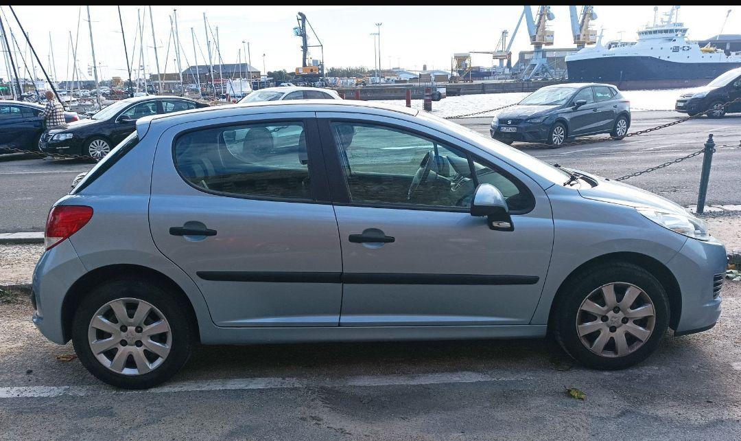 Peugeot 207 2009 à Saint-Malo