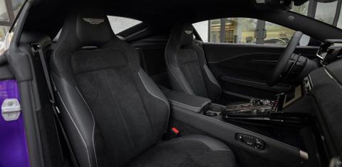 Aston Martin Vantage 2025
