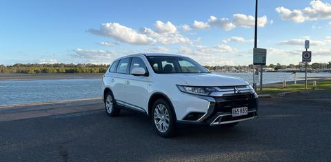 Mitsubishi OUTLANDER 2020