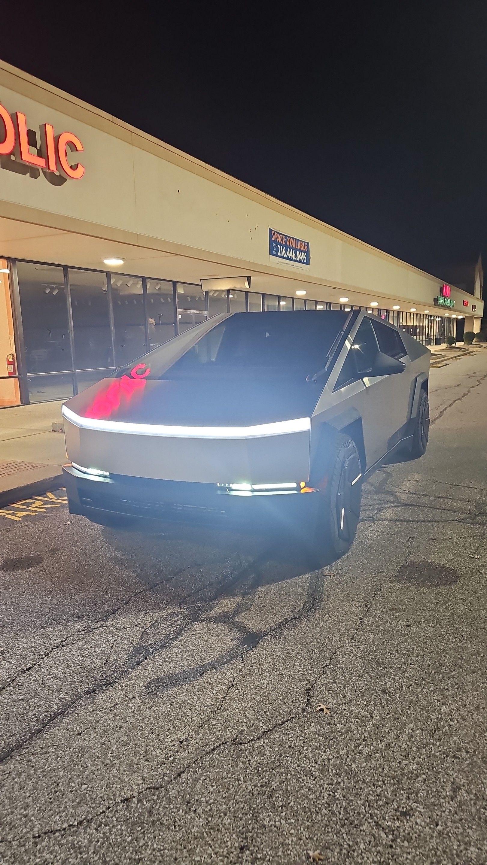Tesla Cybertruck 2024 in 