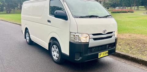 Toyota HIACE 2014