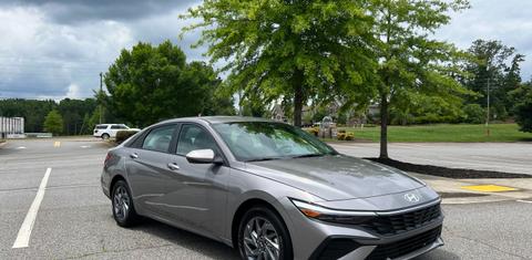 Hyundai Elantra 2024
