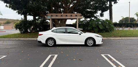 Toyota Camry Hybrid 2025