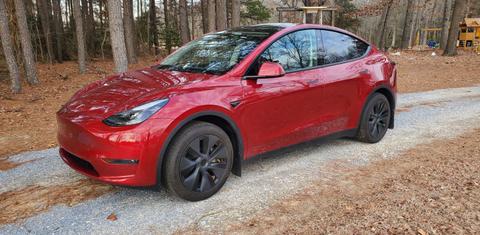 Tesla Model Y 2025